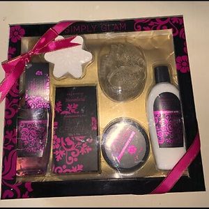 Aromanice Bloomfield Pomegranate & Fig, Evening Bath Gift Set, 6 Pieces